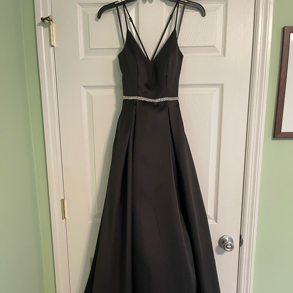 Elegant Black Ballgown Prom Dress w/ Pockets!